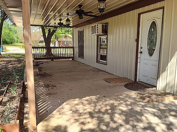 2nd image of 122 Avenue B