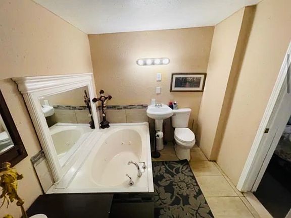 4th image of 2763 Fizer Rd