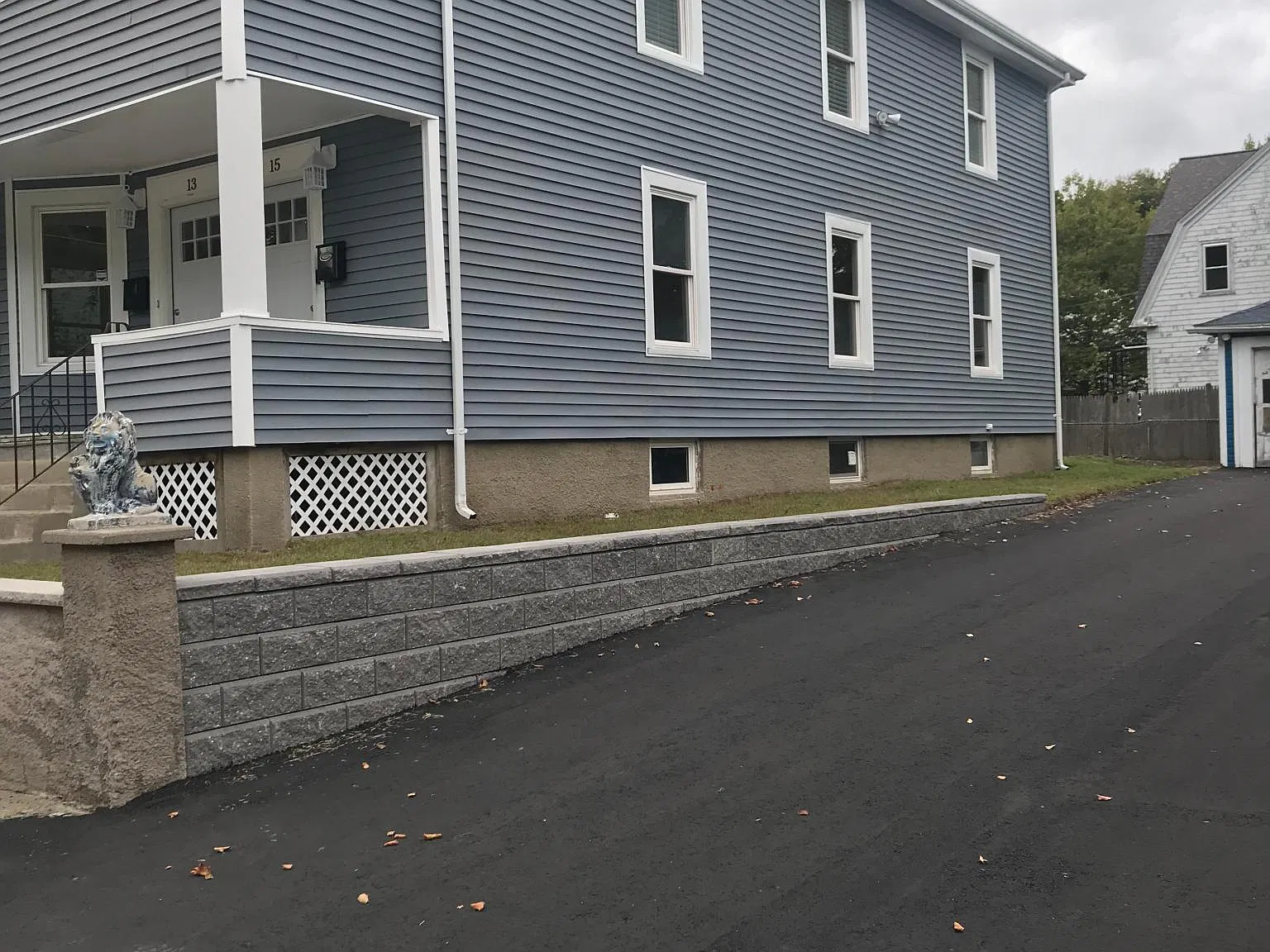 3 bed, 1200 sqft, $2,300 — Photo 2