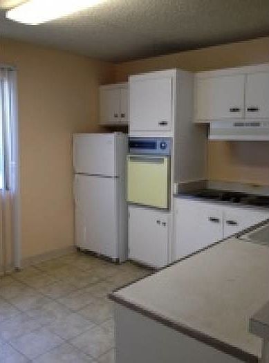 2nd image of 25065 Cypress Ave APT 7