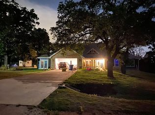 806 Farris Rd, Burleson, TX 76028