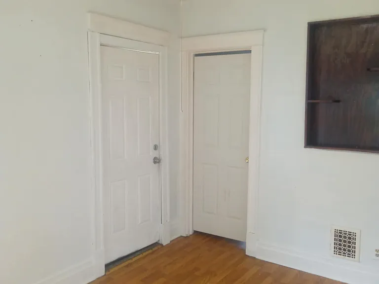 1957 Cudaback Ave #2 — Photo 11