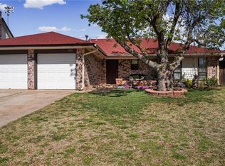 1816 Ridgeway Dr, Yukon, OK 73099