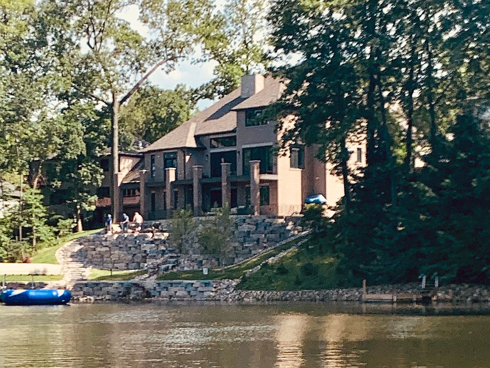 2nd image of 457 Amhurst Rd