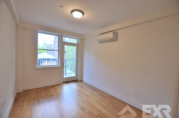 Rented by EXR | media 18