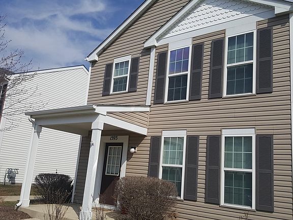 2nd image of 1593 Victoria Park Cir