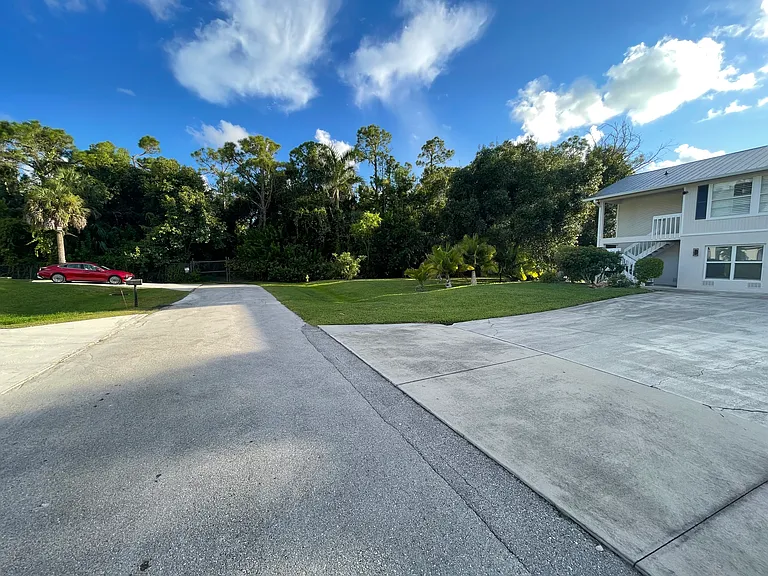 1337 Center Ln — Photo 9