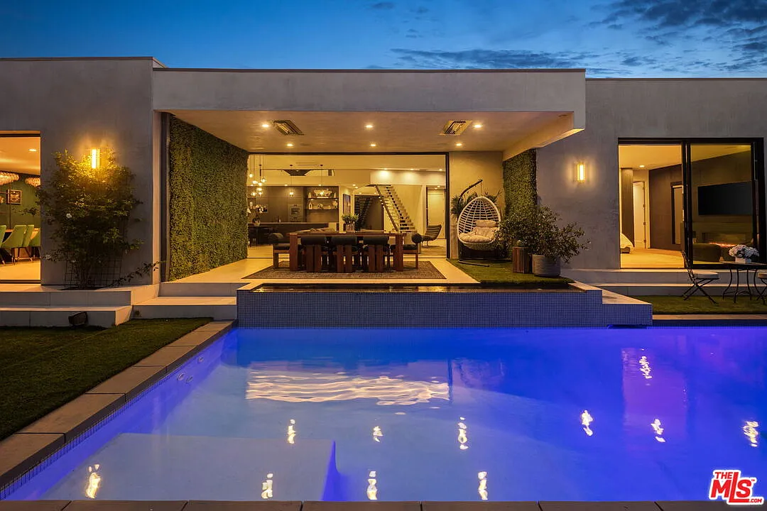 5 bed, 6.0 bath, 5500 sqft, $37,500 — Photo 4