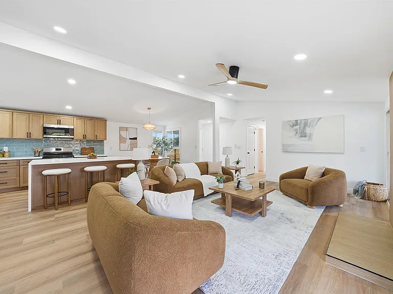 2828 Mission Village Dr — Photo 2