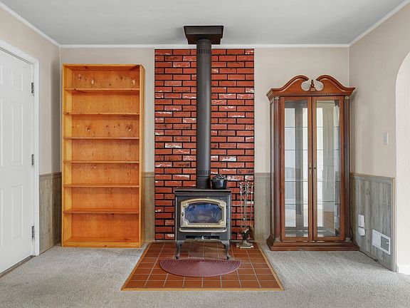 5th image of 918 E 7th St