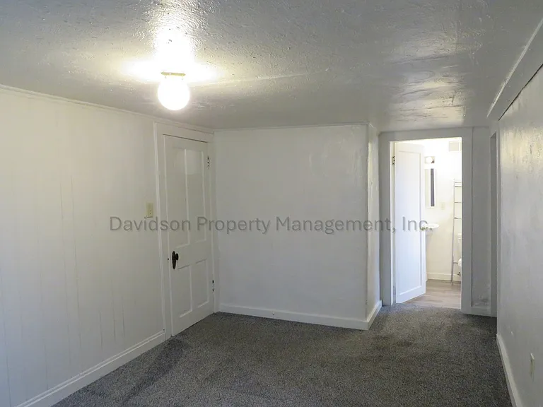 1212 1/2 McArthur Ave — Photo 7
