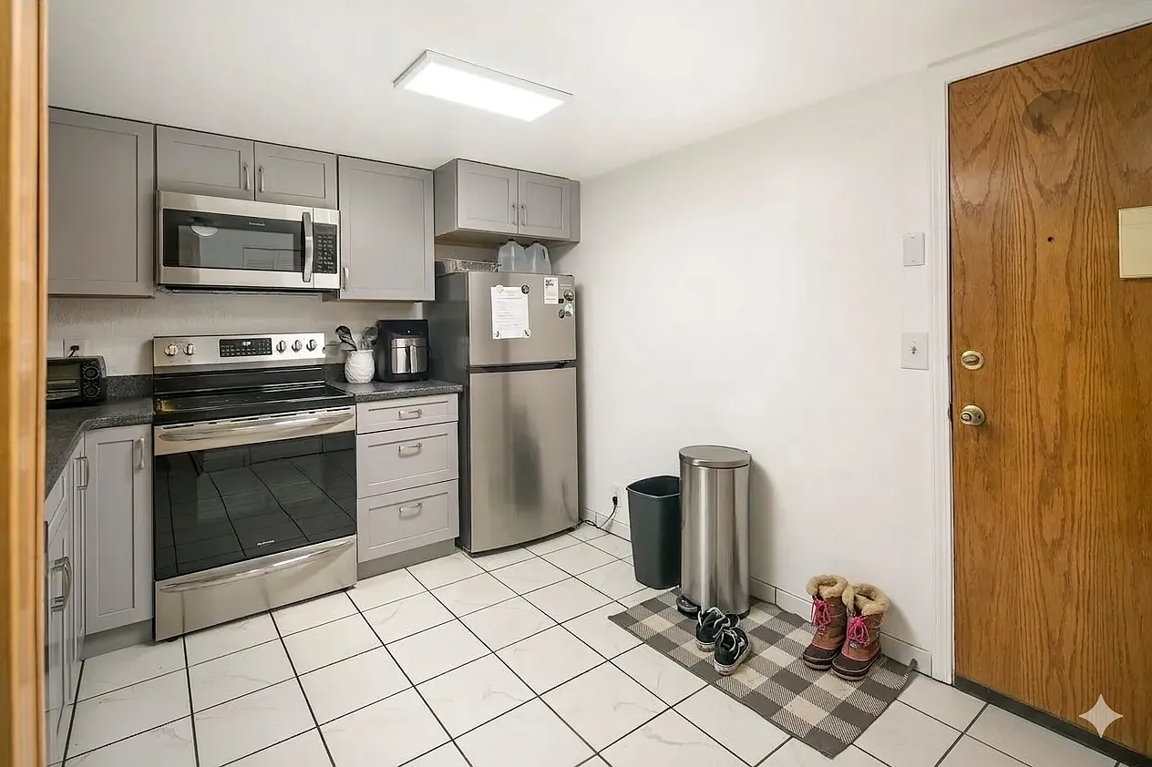 1 bed, 708 sqft, $1,752 — Photo 4