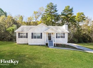 36 Connie Trl, Grantville, GA 30220