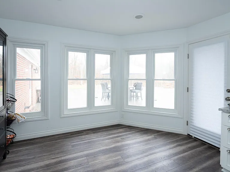 2401 E Brocker Rd — Photo 21