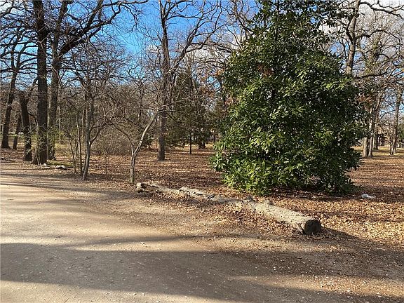 3rd image of 5901 Lytle Dr
