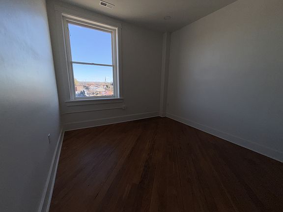 2nd image of 901 5th St #11512732