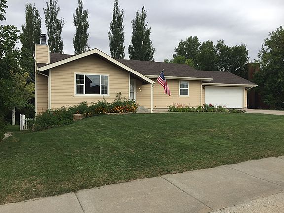 2nd image of 209 Glenwood Ct