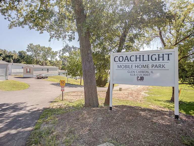 12 Coachlight Trailer Park — Photo 2
