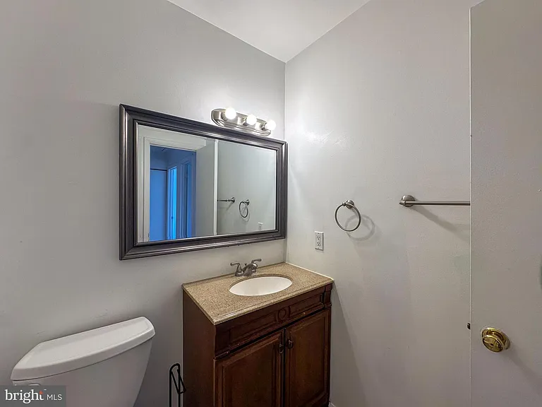 13327 Schwenger Pl — Photo 46
