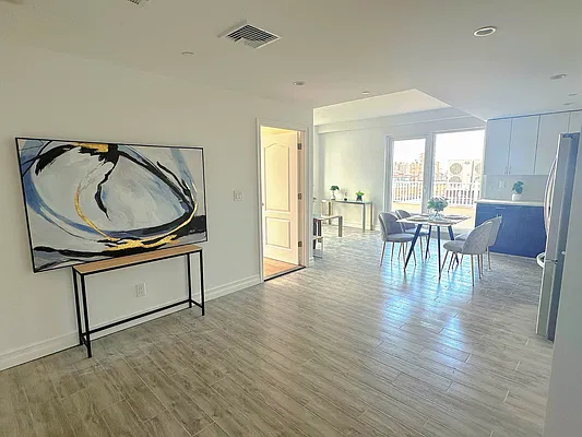 Rented by E Realty International Corp | media 6