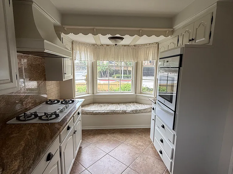 12901 Woodbridge St — Photo 16