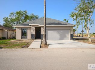 2 Shenandoah River Dr, Brownsville, TX 78520
