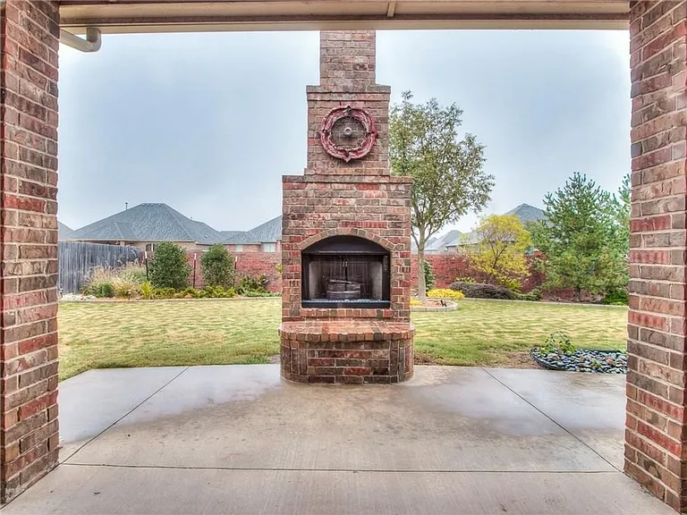 15412 Homecoming Dr — Photo 35
