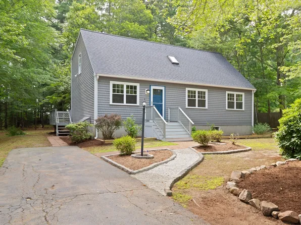 18 Great Meadow Dr, Carver, MA 02330