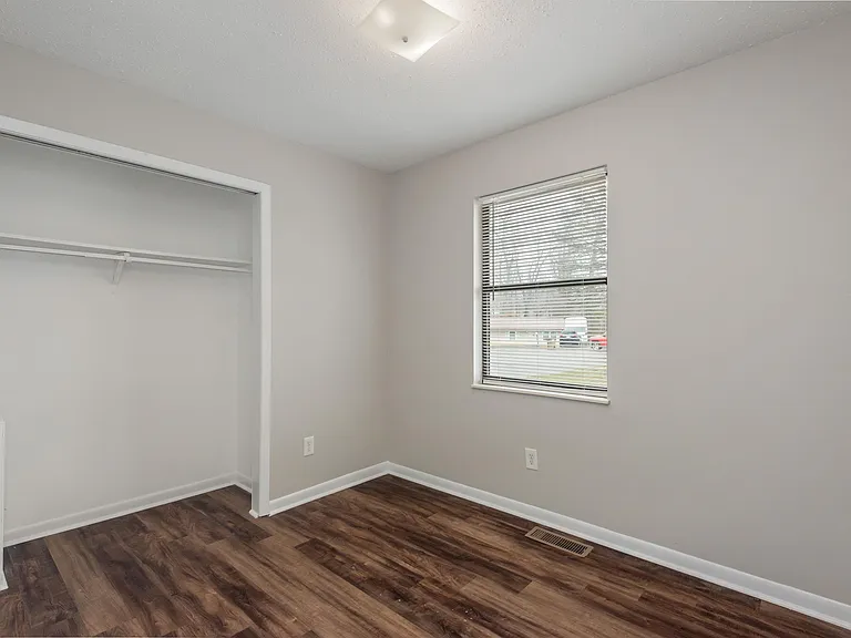 5126 Middle Ridge Ln — Photo 13