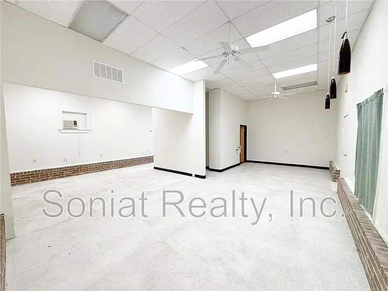 2658 Ursulines Ave — Photo 7