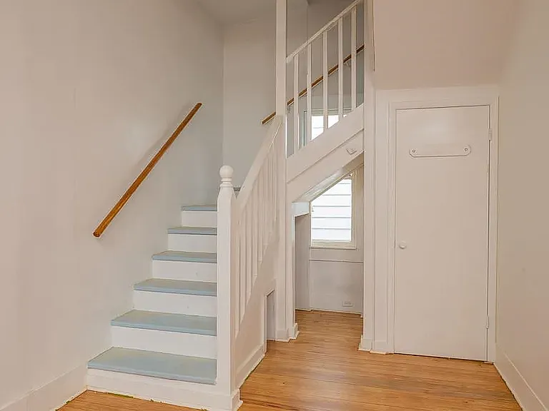 11 Pine St — Photo 1