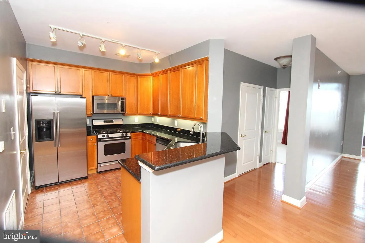 Harbor Point West Condo — Photo 4