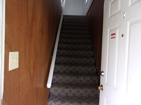 4th image of 224 N Dill St #C