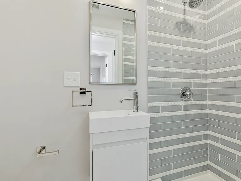226 Princeton St #7B — Photo 8