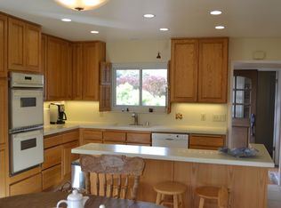 845 Viewridge Dr, San Mateo, CA 94403