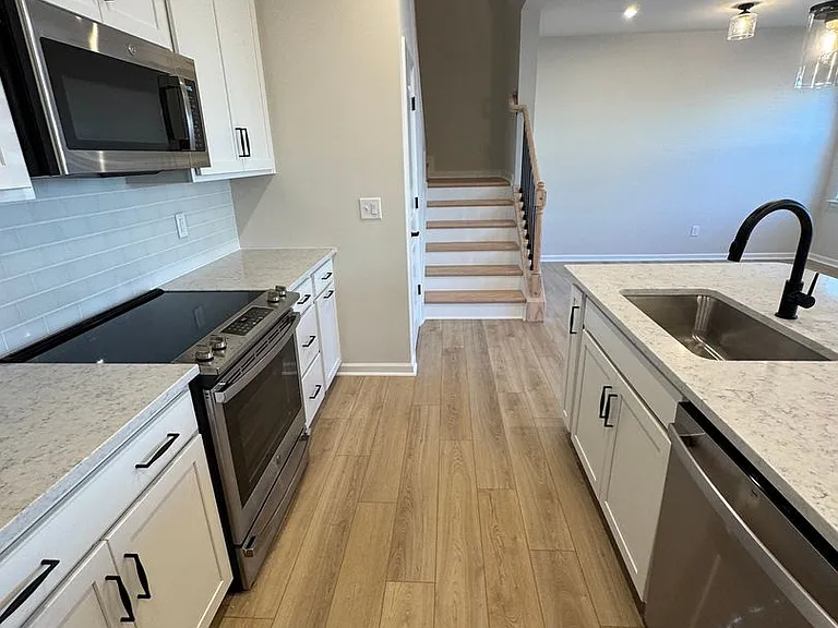 8911 Nettleton Ave — Photo 10