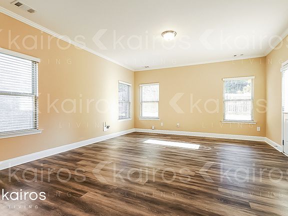 2nd image of 2383 Folsom St