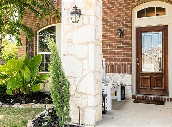 2nd image of 15647 Gatehouse Dr