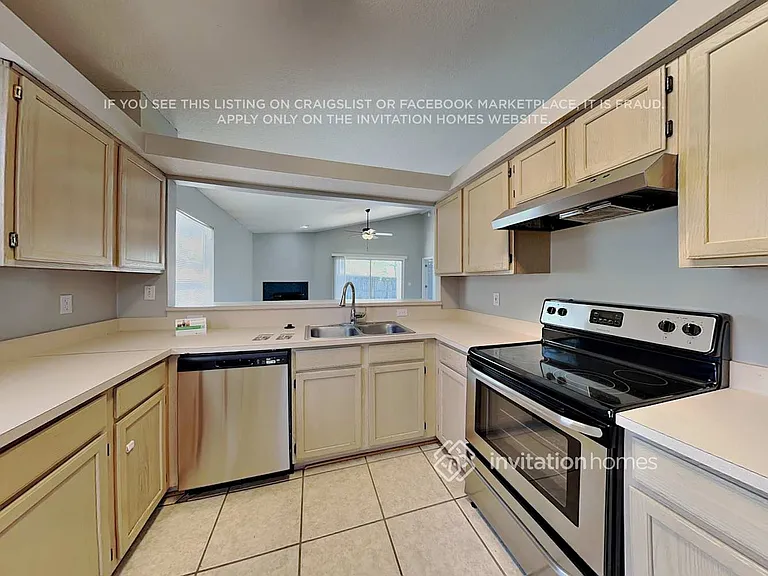 12258 Sutton Estates Cir W — Photo 4