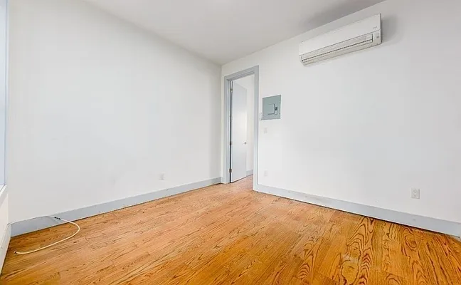 Rented by Cheskel Meisels, LREB | media 7