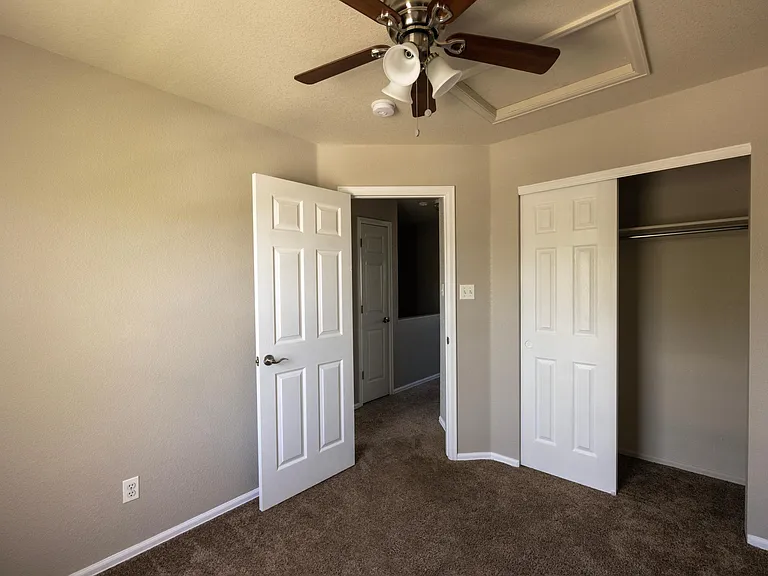 6148 Shamrock Cir — Photo 12