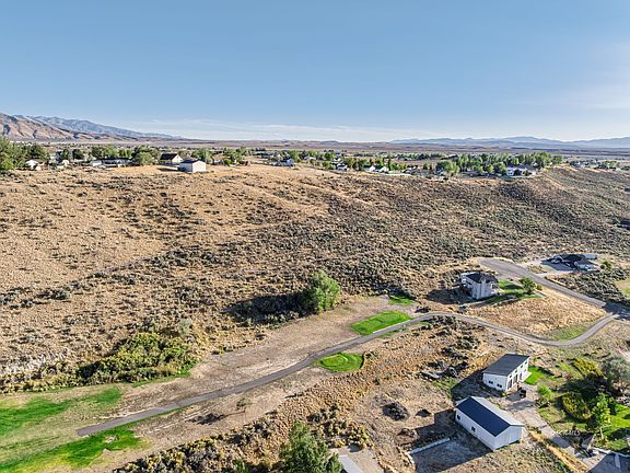 5th image of 414 Oakshire Dr