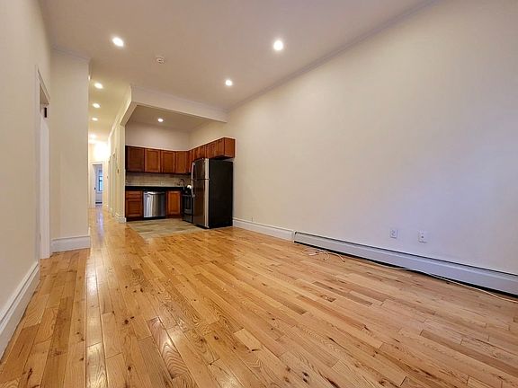 3rd image of 230 E 53rd St #1A