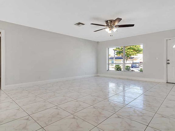 3rd image of 6188 Moonbeam Dr