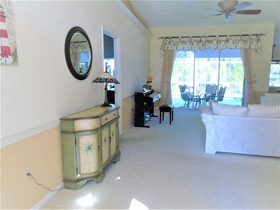 4th image of 31 Broadmoor Ln