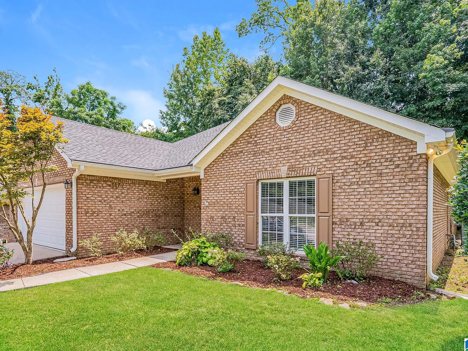 3 bed, 2.0 bath, $2,170 — Photo 2