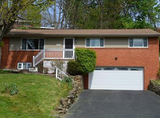 227 Coleen Dr, Pittsburgh, PA 15236