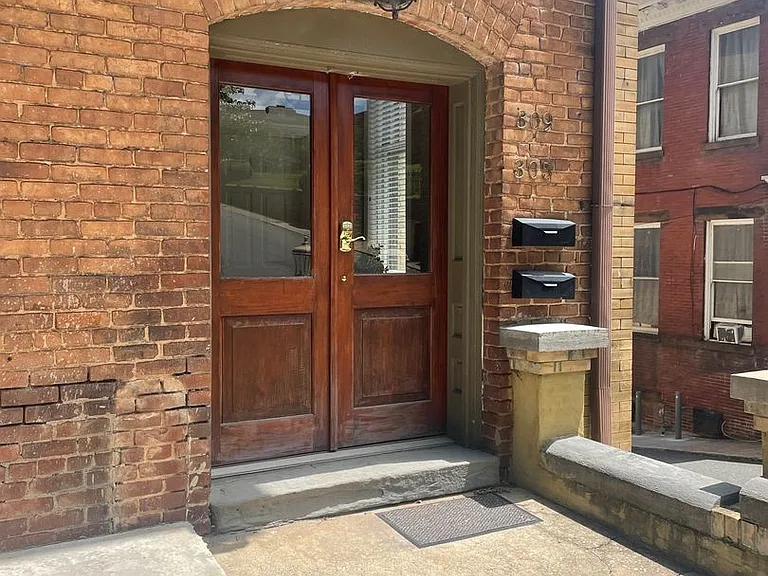 1025 Church St — Photo 38