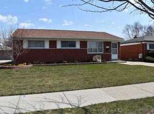 30256 Flanders Ave, Warren, MI 48088