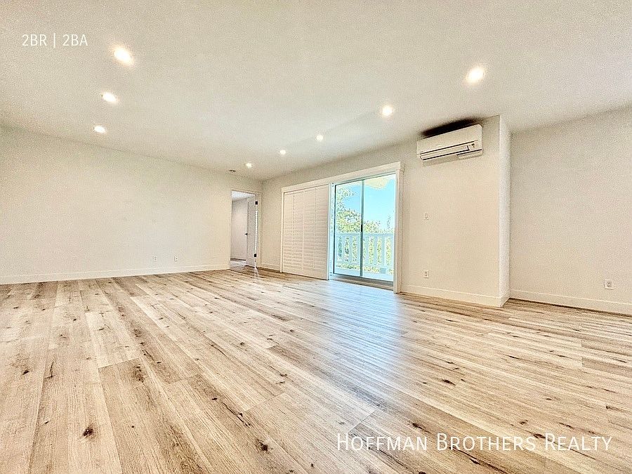 1st image of 607 San Vicente Blvd #210
